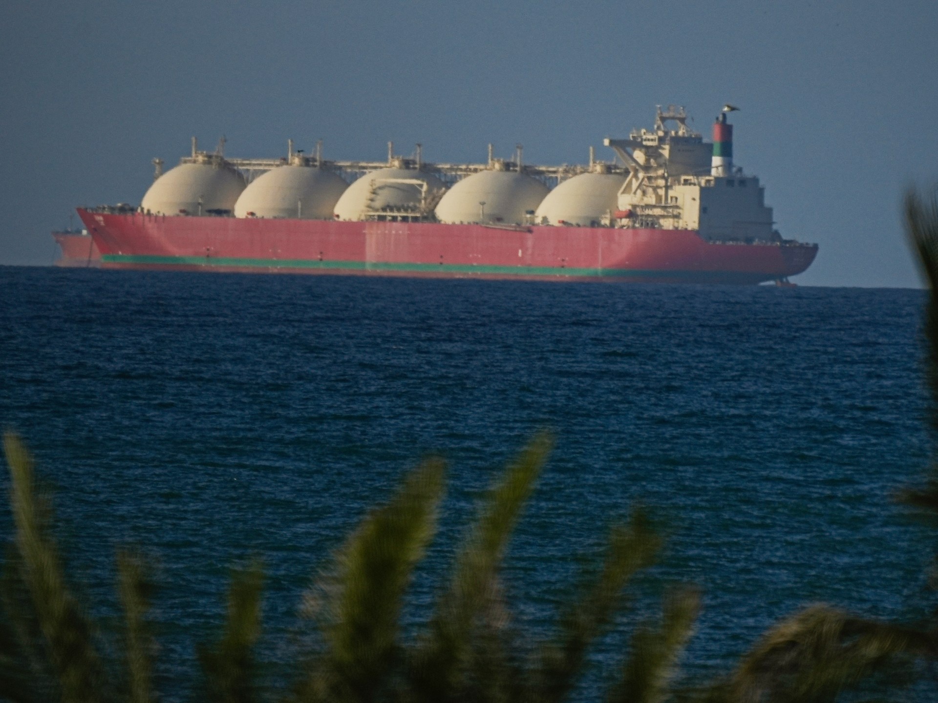 O Estreito de Ormuz: Novo Protocolo Iraniano e a Tensão sobre o Comércio Global de Energia