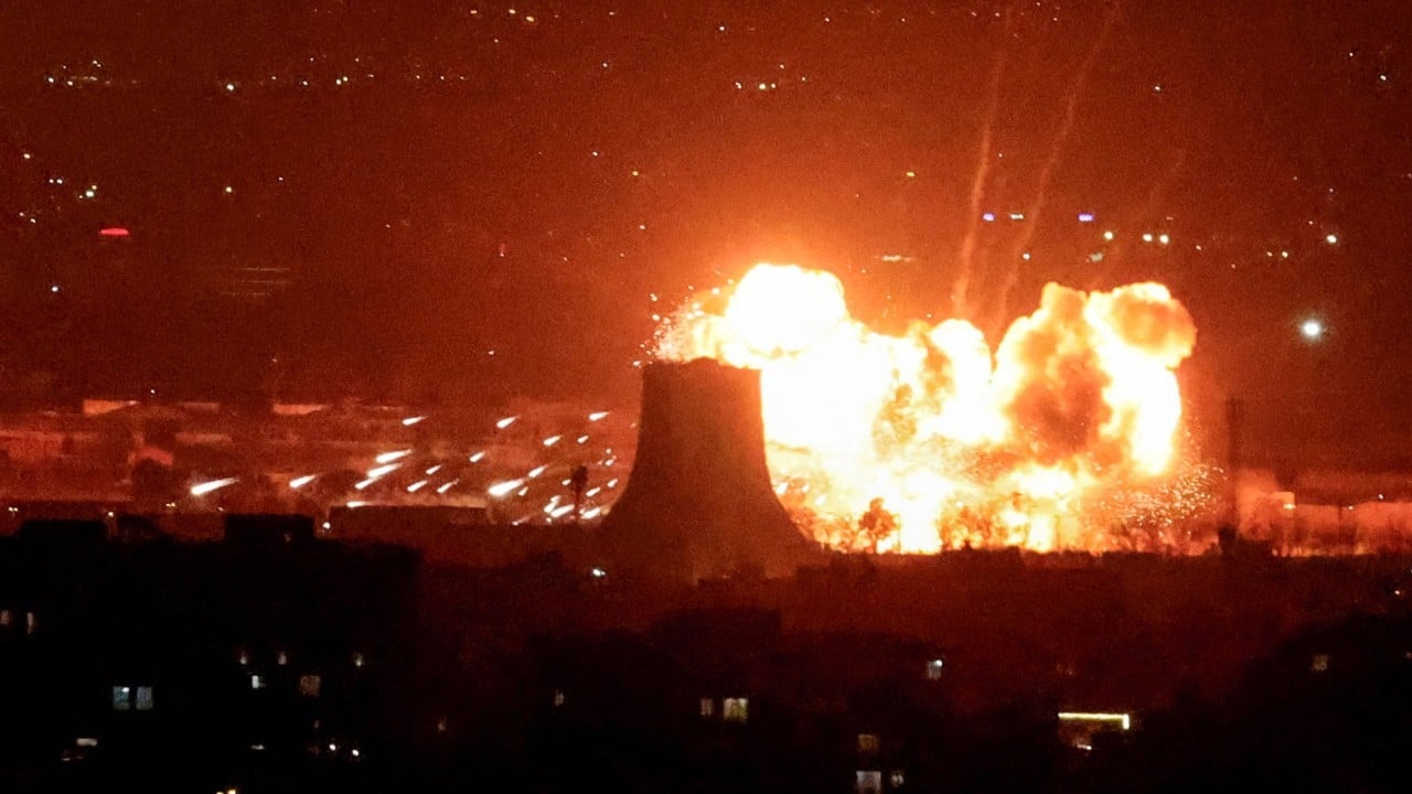 OMS Alerta para ‘Chuva Negra’ Tóxica no Irã: O Impacto Silencioso dos Ataques em Instalações Petrolíferas