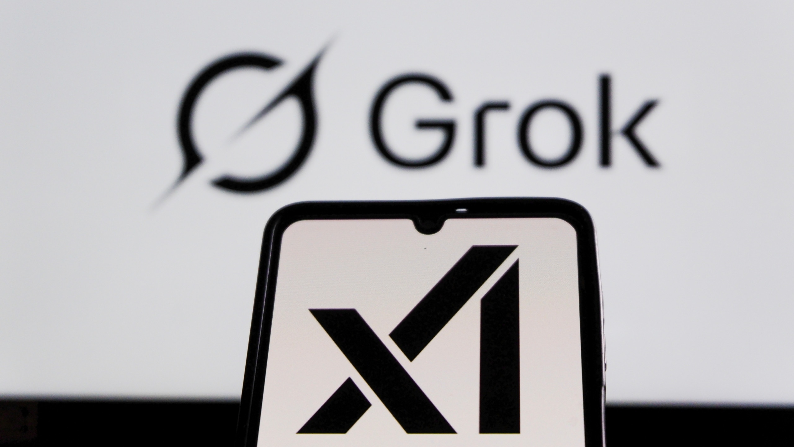 Investigação do Grok do X Acende Alerta Global Sobre Limites Éticos da Inteligência Artificial