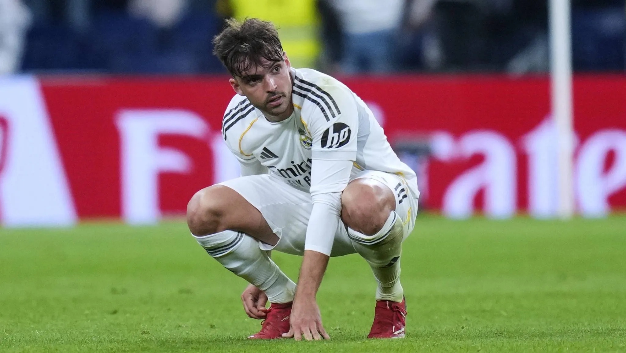 A Saga de Raúl Asencio: Como a Saúde do Zagueiro Ameaça a Estratégia do Real Madrid em LaLiga